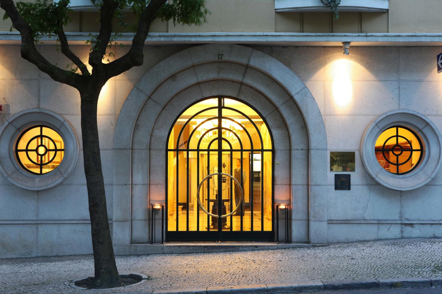 Hotel Britania, a jewel designed by Cassiano Branco