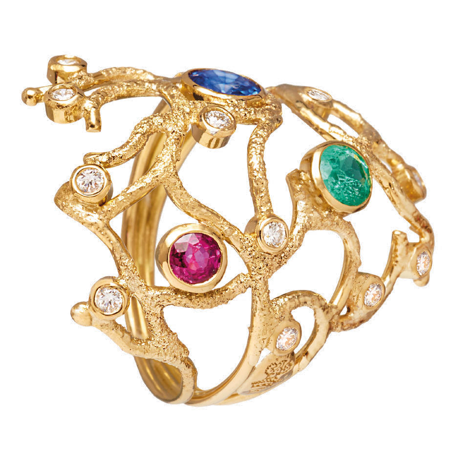 Maria João Bahia, creates a unique jewel with the collaboration of the brand followers